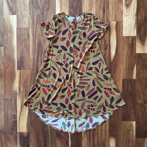 LuLaRoe Feather Print Carly Dress size Small - Picture 1 of 2